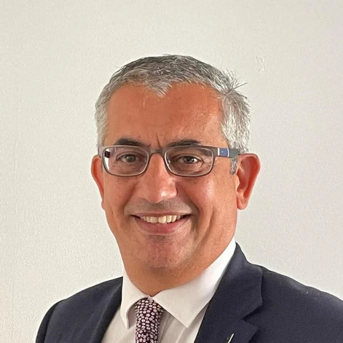 G&ouml;ktuğ Tenekeci