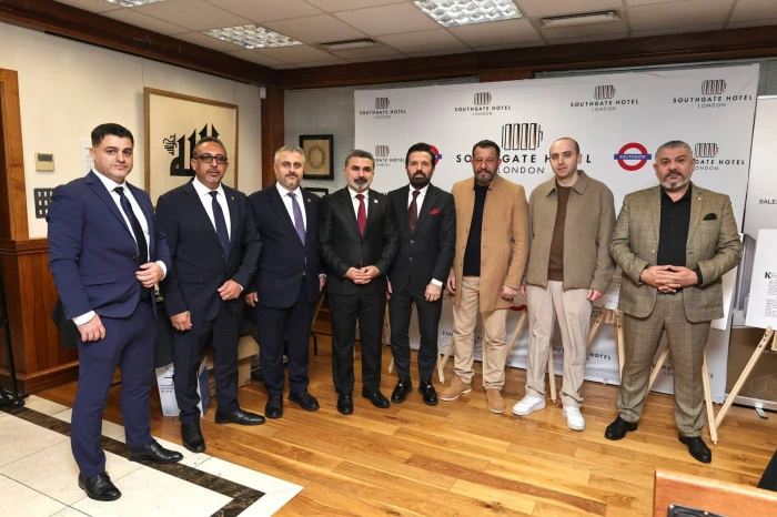 Londra'da " Zirvedekiler" kitabı lansmanı muhteşem bir katılım ile ger&ccedil;ekleştirildi