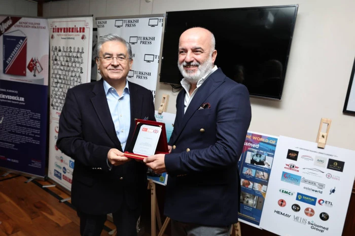 Londra'da " Zirvedekiler" kitabı lansmanı muhteşem bir katılım ile ger&ccedil;ekleştirildi