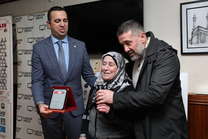 Londra'da " Zirvedekiler" kitabı lansmanı muhteşem bir katılım ile ger&ccedil;ekleştirildi