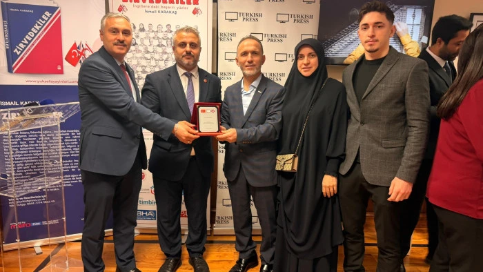 Londra'da " Zirvedekiler" kitabı lansmanı muhteşem bir katılım ile ger&ccedil;ekleştirildi