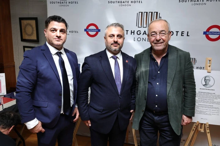 Londra'da " Zirvedekiler" kitabı lansmanı muhteşem bir katılım ile ger&ccedil;ekleştirildi