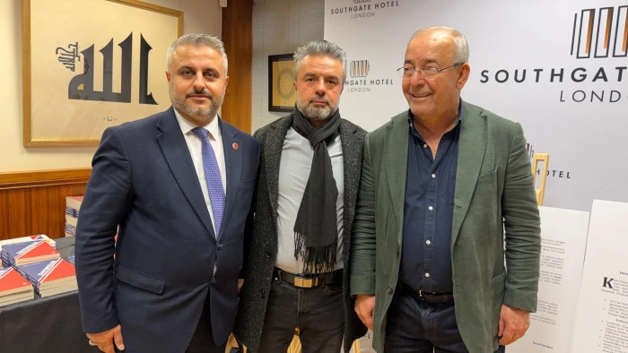 Londra'da " Zirvedekiler" kitabı lansmanı muhteşem bir katılım ile ger&ccedil;ekleştirildi