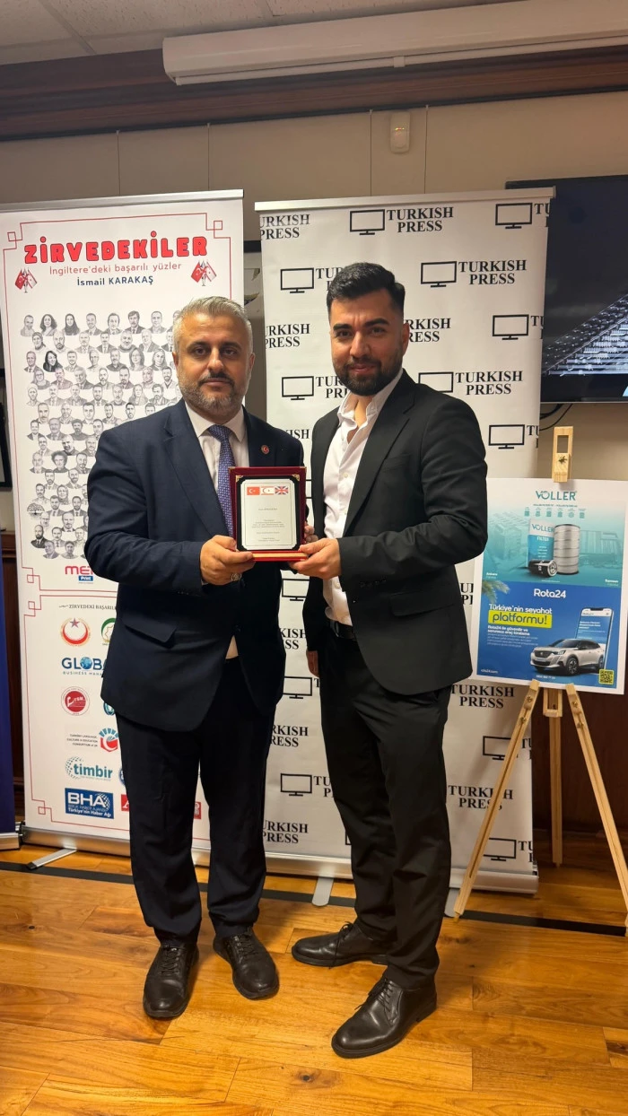 Londra'da " Zirvedekiler" kitabı lansmanı muhteşem bir katılım ile ger&ccedil;ekleştirildi