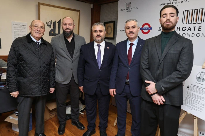 Londra'da " Zirvedekiler" kitabı lansmanı muhteşem bir katılım ile ger&ccedil;ekleştirildi