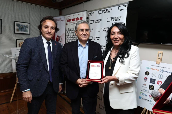 Londra'da " Zirvedekiler" kitabı lansmanı muhteşem bir katılım ile ger&ccedil;ekleştirildi