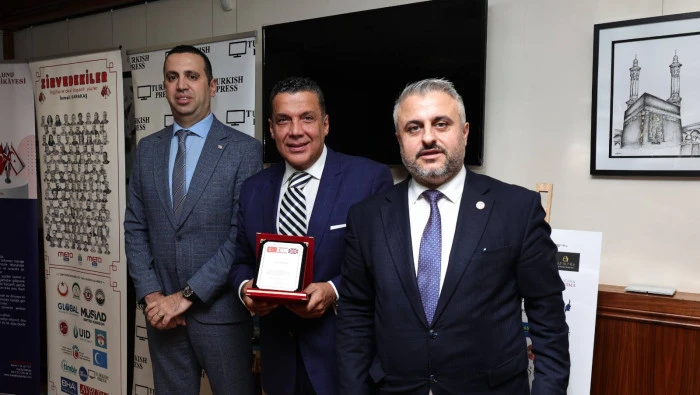 Londra'da " Zirvedekiler" kitabı lansmanı muhteşem bir katılım ile ger&ccedil;ekleştirildi