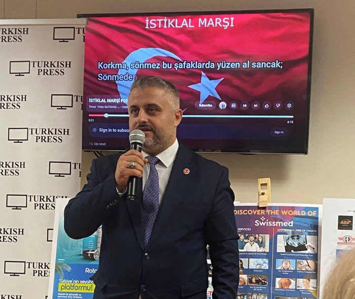 Londra'da " Zirvedekiler" kitabı lansmanı muhteşem bir katılım ile ger&ccedil;ekleştirildi