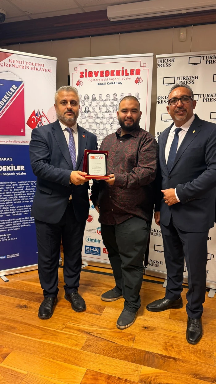 Londra'da " Zirvedekiler" kitabı lansmanı muhteşem bir katılım ile ger&ccedil;ekleştirildi