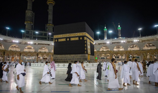 Suudi Arabistan'da umre ziyaretleri yeniden başladı