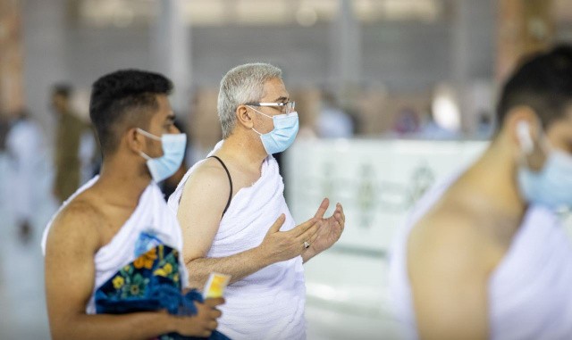 Suudi Arabistan'da umre ziyaretleri yeniden başladı