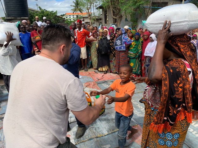 Erbakan Vakfı Avrupa'dan Tanzanya'ya yardımeli uzandı