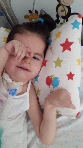 Duru Bebek Sizden Bir Umut  Bekliyor