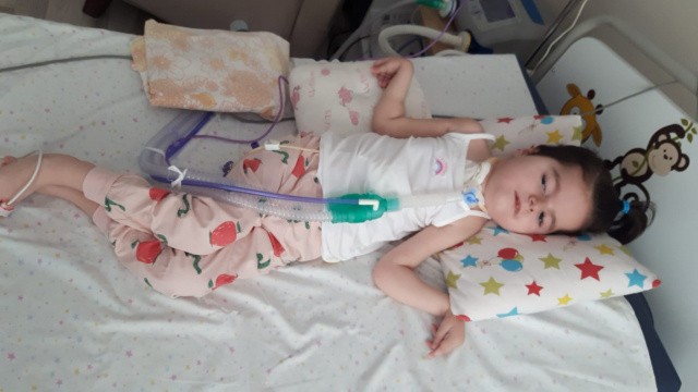 Duru Bebek Sizden Bir Umut  Bekliyor