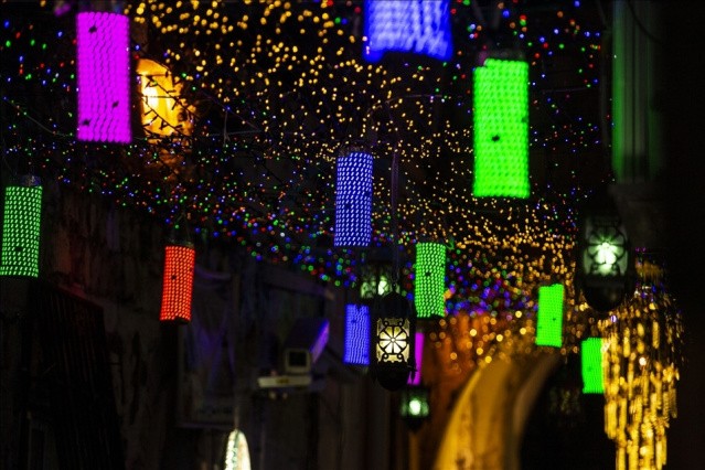 Kud&uuml;s&rsquo;&uuml;n eski şehir b&ouml;lgesi ramazan ayı i&ccedil;in s&uuml;slendi