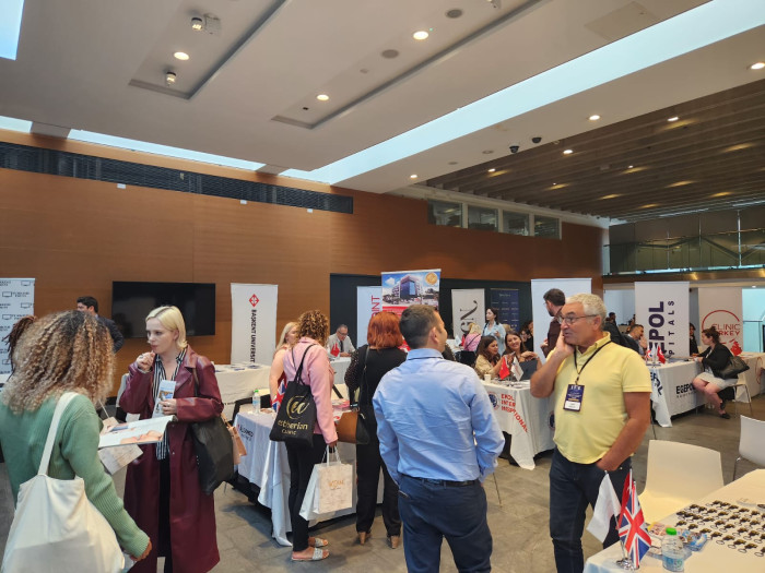 Londra'da Sağlık Turizmi Semineri D&uuml;zenlendi