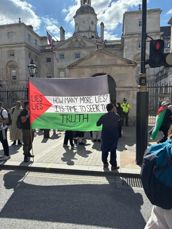 İngiliz halkı Gazze&rsquo;ye destek amacıyla b&uuml;y&uuml;k bir g&ouml;steri d&uuml;zenledi