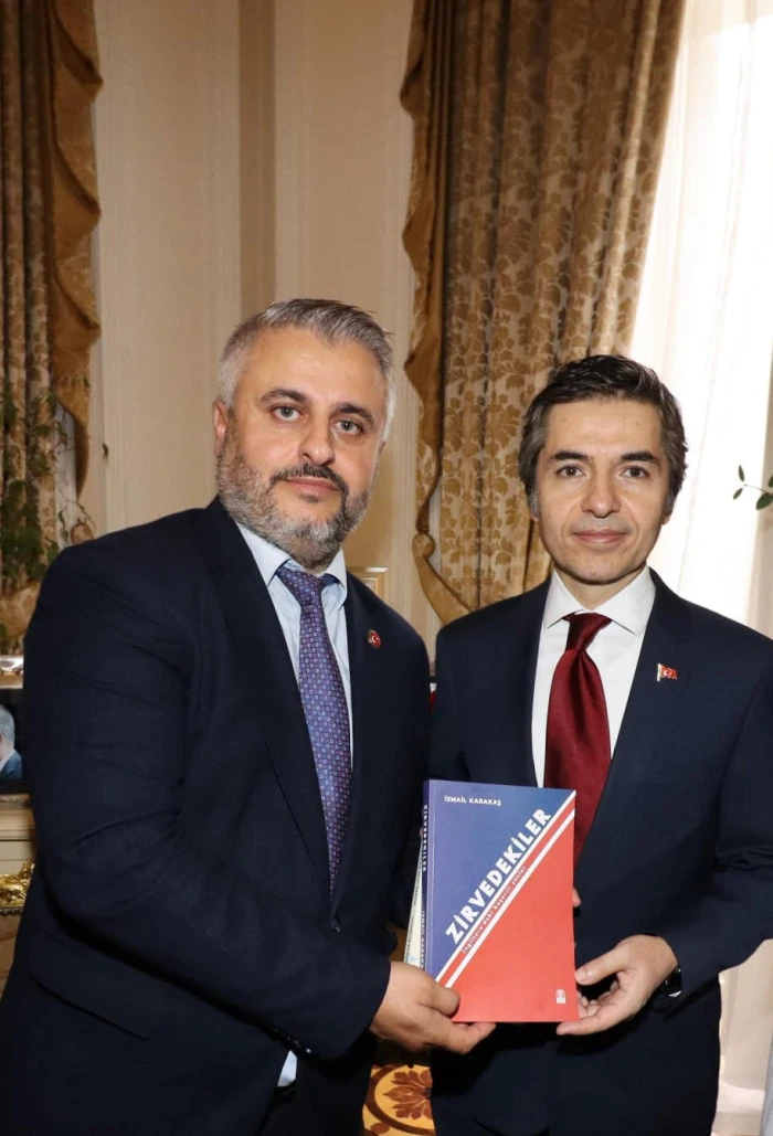 T&uuml;rkiye Cumhuriyeti'nin 102. Yılı Londra'da Coşkuyla Kutlandı