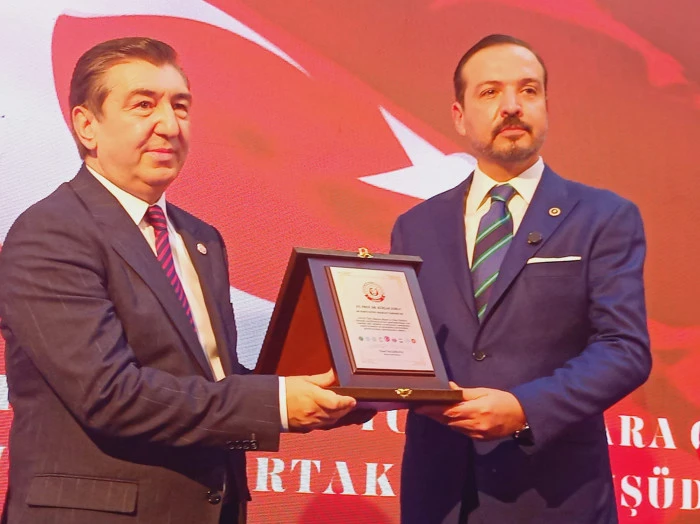 T&uuml;rk D&uuml;nyası Başarı ve Onur &Ouml;d&uuml;lleri İstanbul&rsquo;da G&ouml;rkemli Bir T&ouml;renle Sahiplerini Buldu