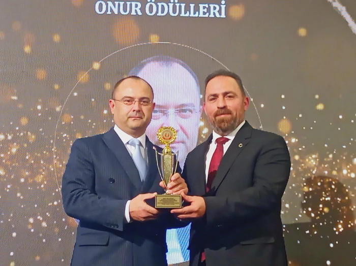 T&uuml;rk D&uuml;nyası Başarı ve Onur &Ouml;d&uuml;lleri İstanbul&rsquo;da G&ouml;rkemli Bir T&ouml;renle Sahiplerini Buldu