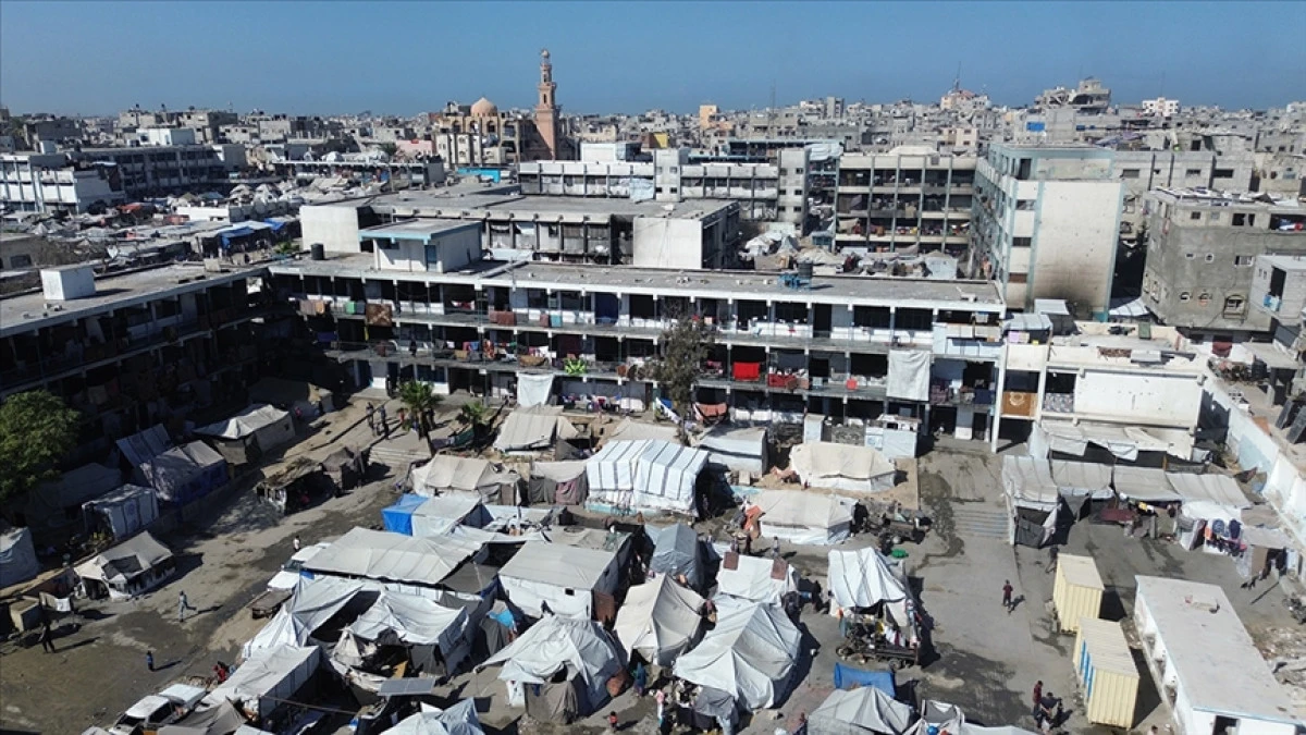 75 bin Filistinli UNRWA'ya ait 100'&uuml; aşkın binaya sığınmış