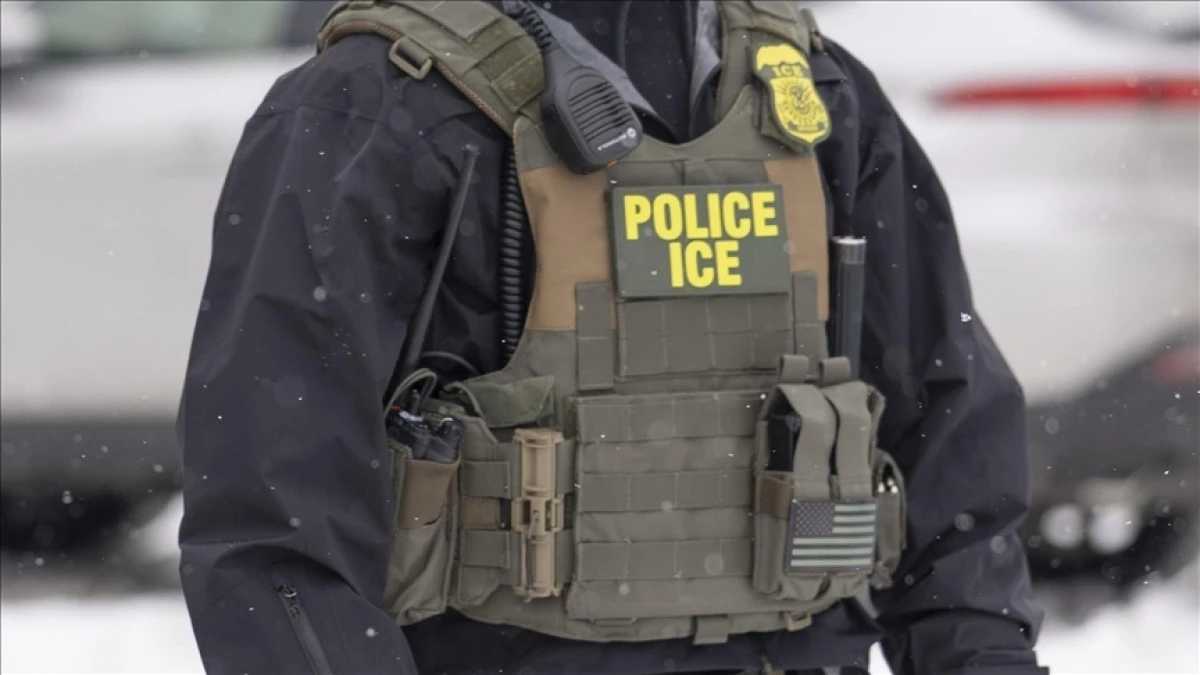 ABD'de ICE memurları, g&ouml;&ccedil;menleri daha hızlı tespit etmek i&ccedil;in y&uuml;z tanıma teknolojisi kullanıyor