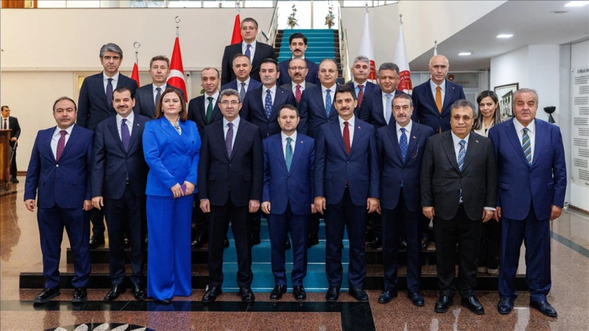 Adalet Bakanı G&uuml;rlek, HSK &uuml;yeleriyle ilk toplantısını yaptı