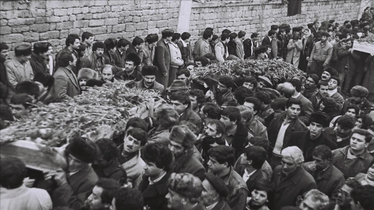 Azerbaycan'ın bağımsızlığının d&ouml;n&uuml;m noktası: "Kanlı Ocak"