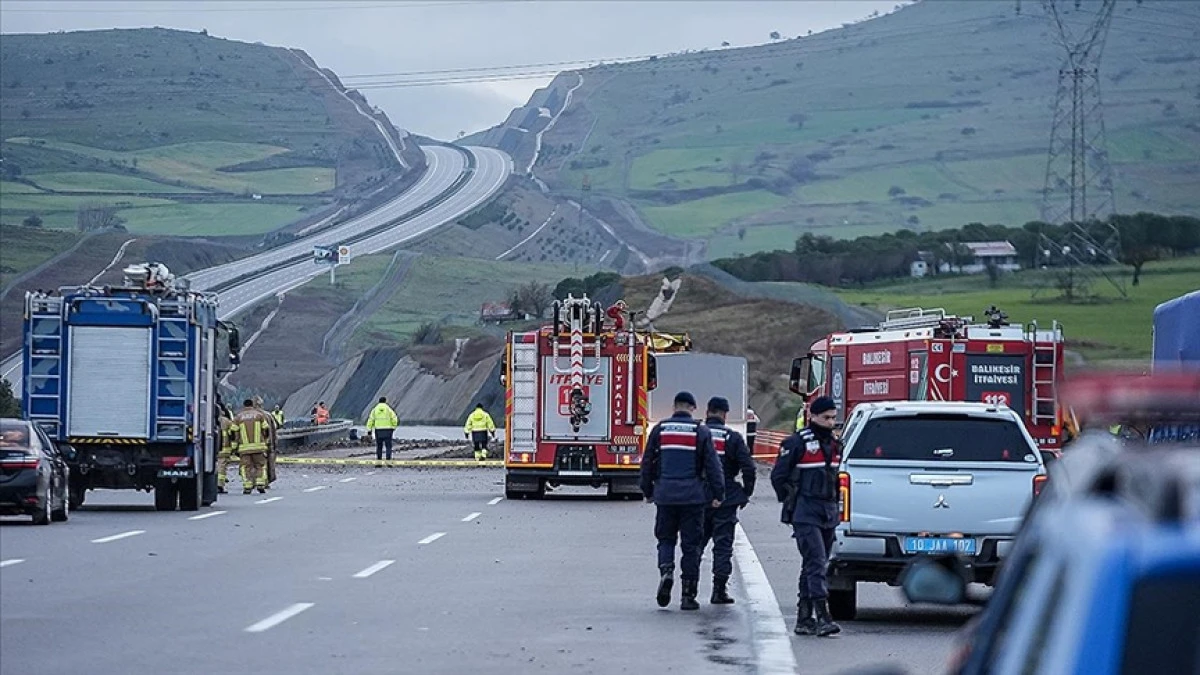 Balıkesir'de F-16 u&ccedil;ağının kaza kırıma uğraması sonucu pilot şehit oldu