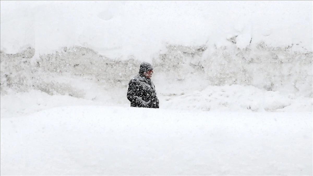 D&uuml;n t&uuml;m yurtta hava sıcaklığı sıfırın altına d&uuml;şt&uuml;
