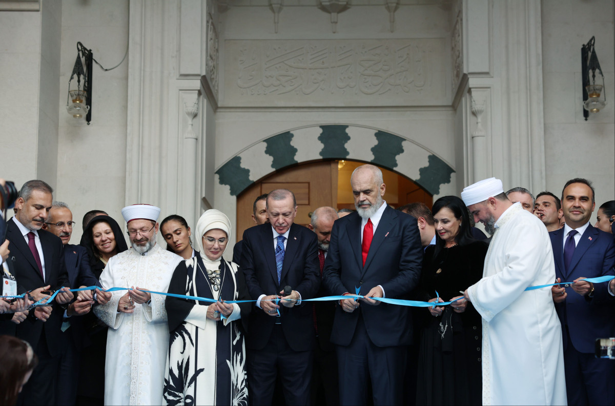 Erdoğan Tiran’da Namazgah Camisi açılışına katıldı