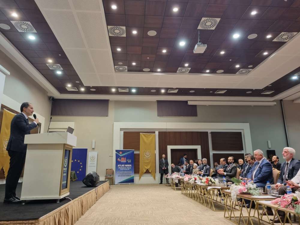 Fatih Erbakan "Son Kale Aile" Eğitim Programında konuştu.