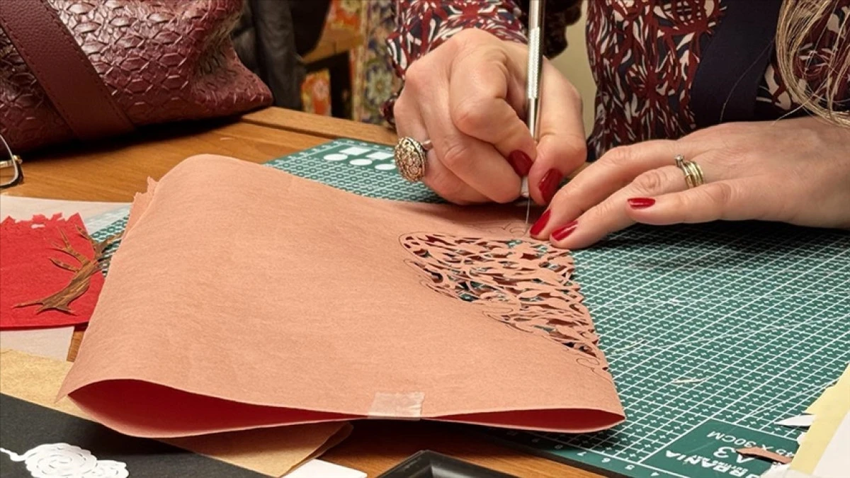 Geleneksel T&uuml;rk sanatları akademide yaşatılıyor