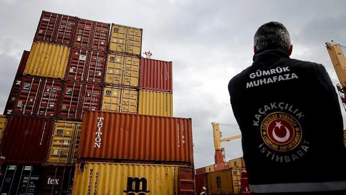 G&uuml;mr&uuml;klerde bu yıl 98,5 milyar liralık ka&ccedil;ak eşya ele ge&ccedil;irildi