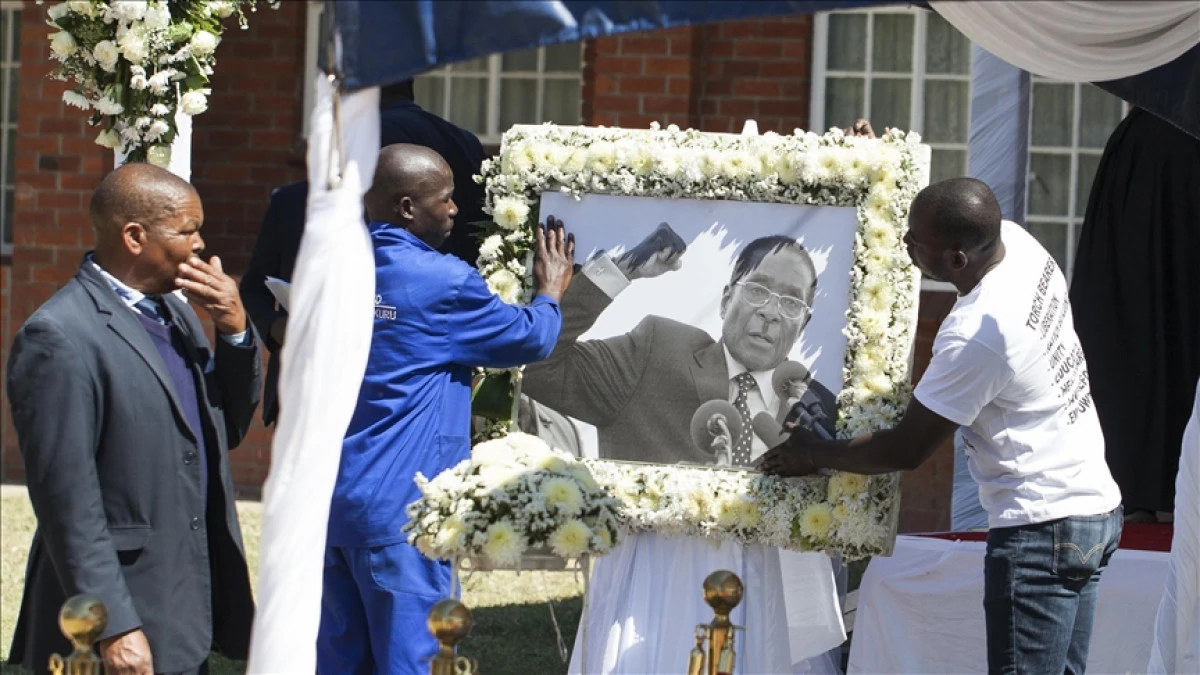 İngiltere'nin, eski Zimbabve lideri Mugabe'yi "Saddam modeliyle" devirmeyi g&uuml;ndemine aldığı ortaya &ccedil;ıktı