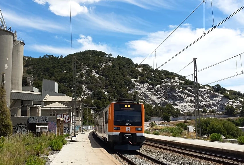 İspanya'da iki g&uuml;n arayla ikinci tren kazası: 1 &ouml;l&uuml;, 37 yaralı