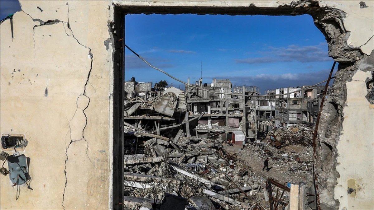 İsrail Gazze&rsquo;de işgal ettiği b&ouml;lgelere saldırılarını s&uuml;rd&uuml;r&uuml;yor