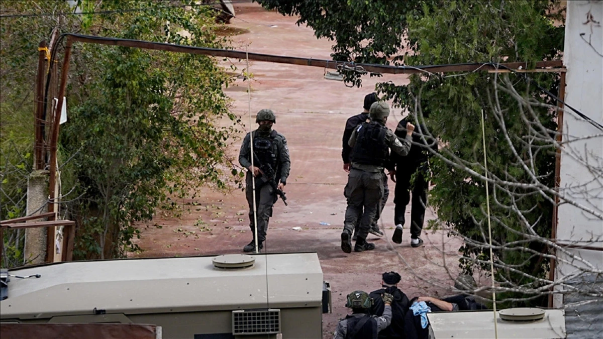 İsrailliler, Batı Şeria'da Filistinlileri darbetti hayvanlarını &ccedil;aldı