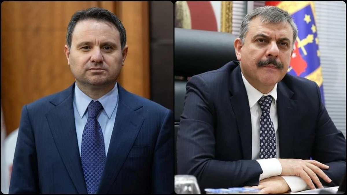 Kabinede bayrak değişimi                             