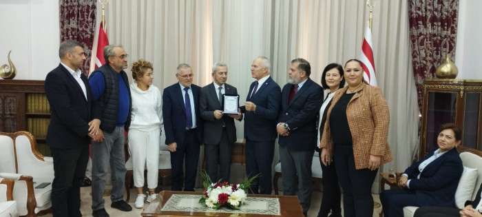 KKTC Meclis Başkanı Zorlu T&ouml;re, Global Business Management İş İnsanları Derneği ve &uuml;yelerini kabul etti...