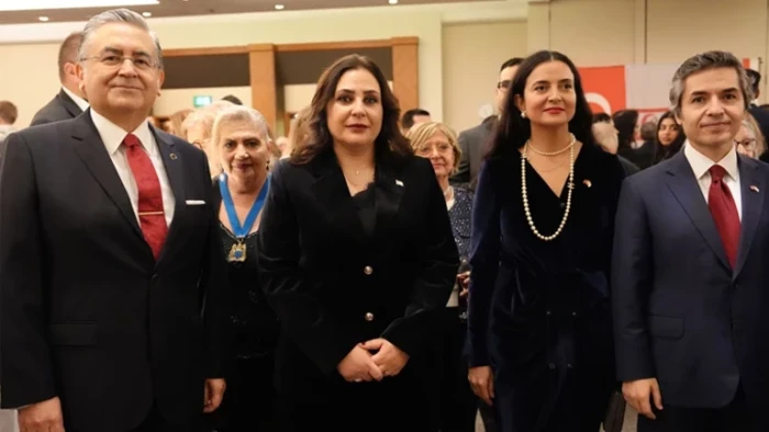 KKTC&rsquo;nin 42. Kuruluş Yıld&ouml;n&uuml;m&uuml; Londra&rsquo;da Coşkuyla Kutlandı