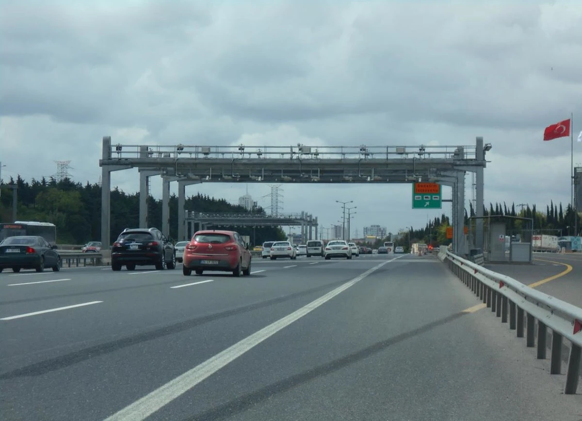 K&ouml;pr&uuml; ve otoyol ge&ccedil;iş &uuml;cretlerinin zam oranı belli oldu