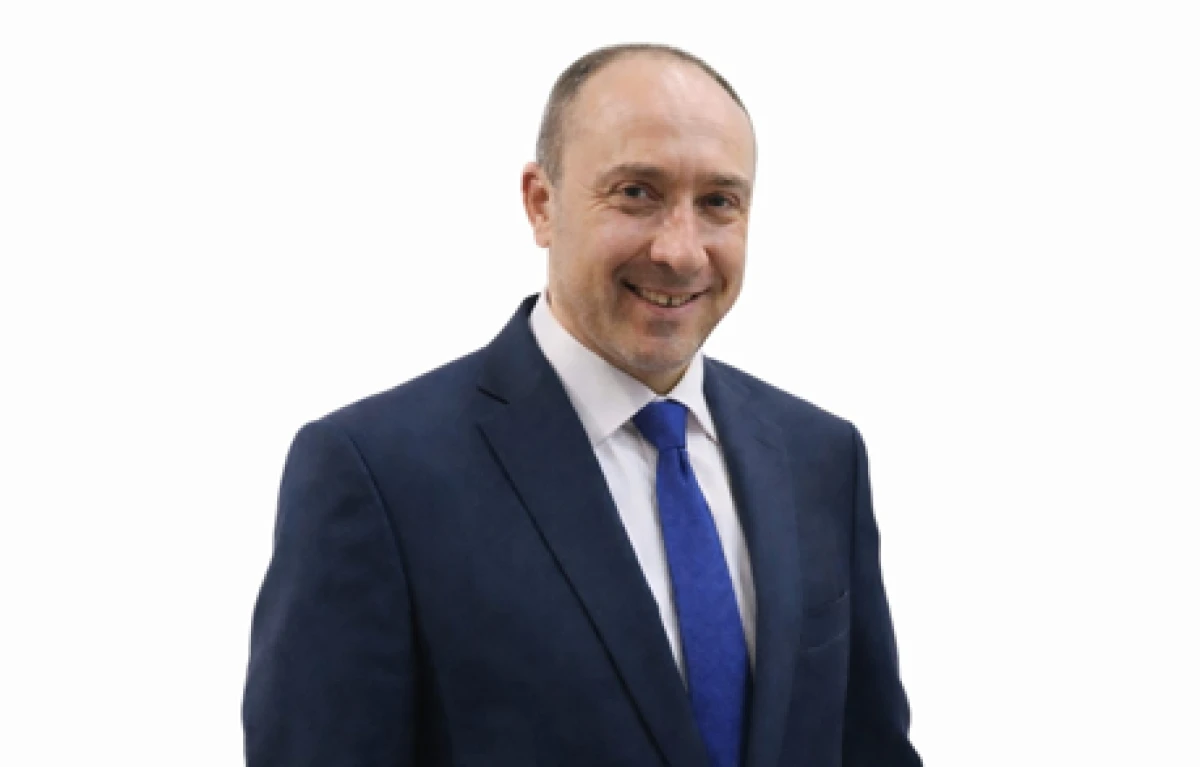 Luton T&uuml;rk K&uuml;lt&uuml;r Derneği Başkanlığına Kadir Bayrak Se&ccedil;ildi