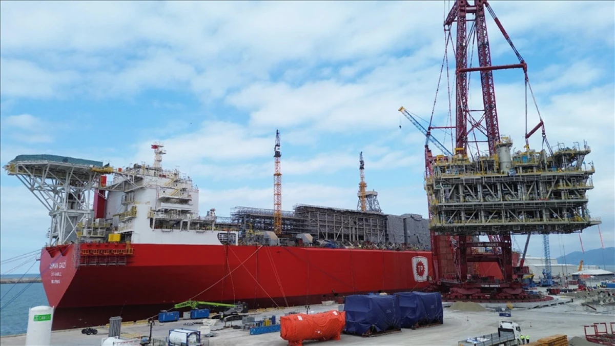 Osman Gazi Y&uuml;zer &Uuml;retim Platformu'nda gaz akışının s&uuml;rekliliğini sağlayacak kritik aşama tamamlandı