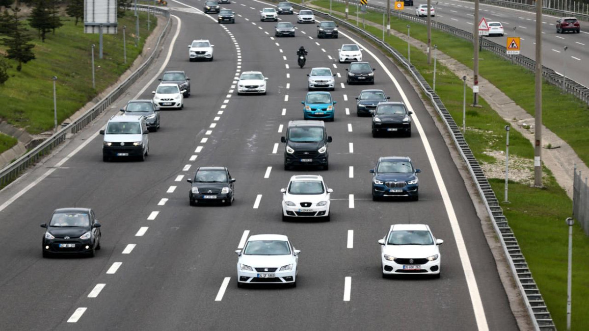 Trafiğe geçen yıl 2 milyon 598 bin aracın kaydı yapıldı