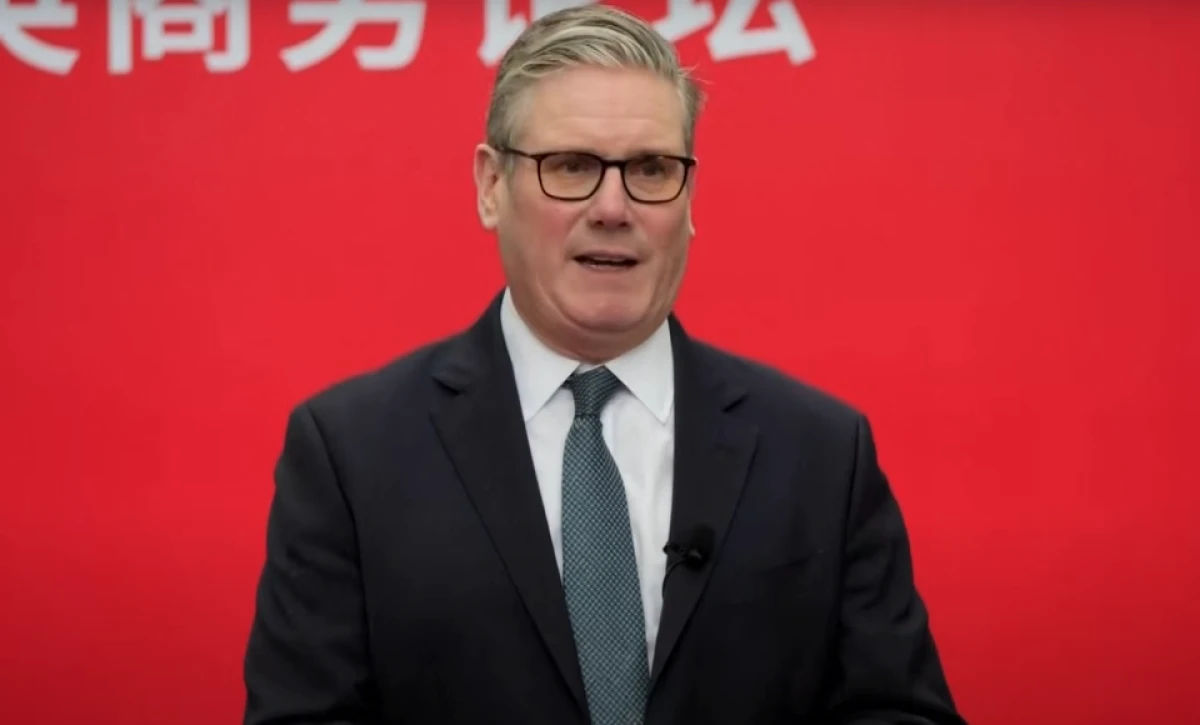 Trump says &lsquo;very dangerous&rsquo; for UK to do business with China, after Starmer hails progress in Beijing