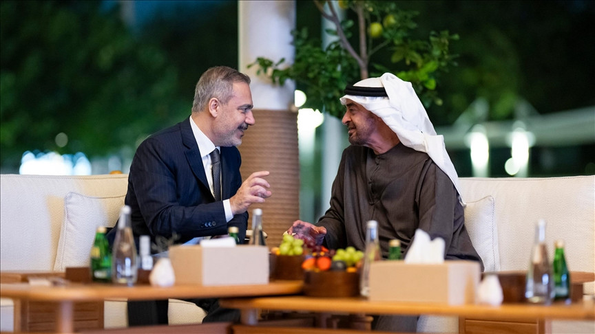 Turkish foreign minister received by UAE president