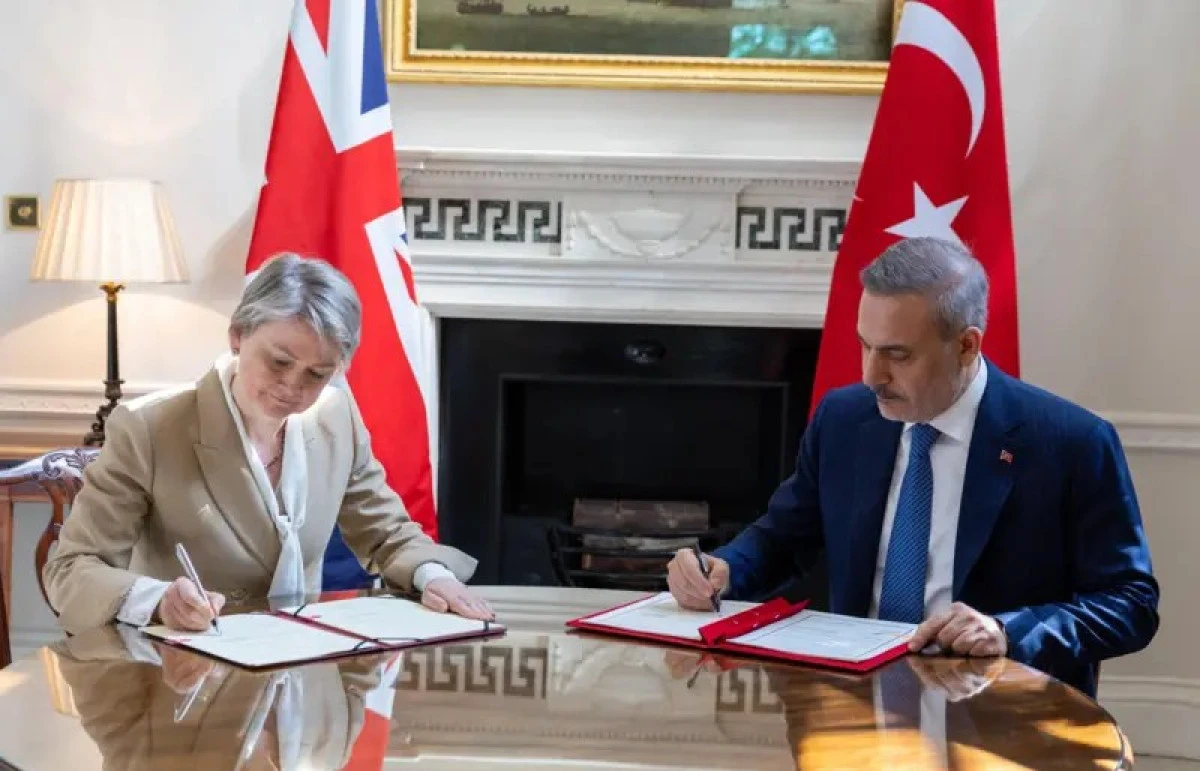 T&uuml;rkiye ile İngiltere arasında Stratejik Ortaklık &Ccedil;er&ccedil;eve Belgesi imzalandı