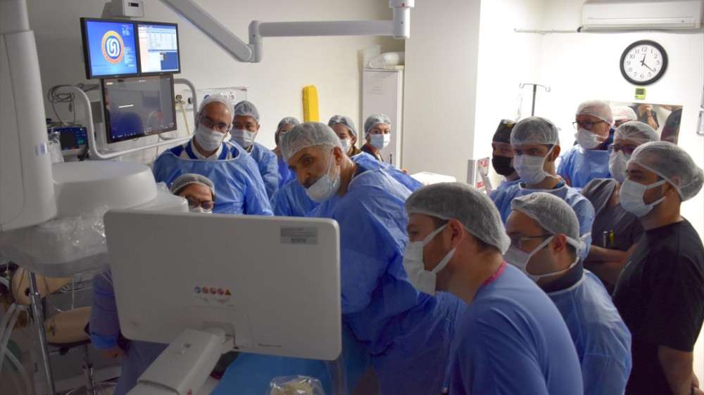 Yabancı doktorlara ameliyatsız nod&uuml;l tedavisini &ouml;ğrettiler