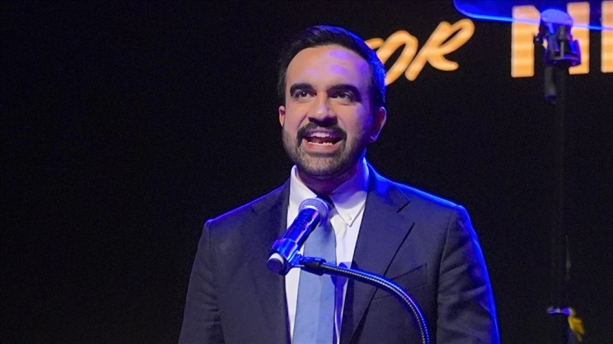 Zohran Mamdani, New York'un se&ccedil;ilmiş ilk M&uuml;sl&uuml;man belediye başkanı olarak Kur'an-ı Kerim &uuml;zerine yemin etti